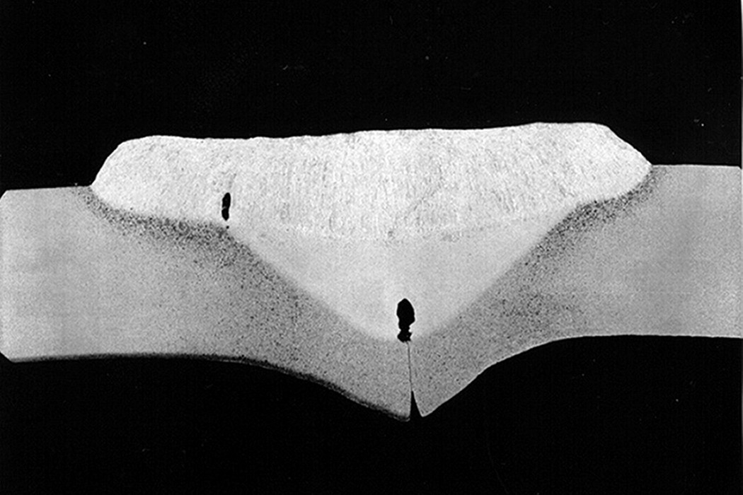 Our fracture mechanics consultants assess the fracture mechanics and fitness for service of metal structures and pressurized equipment facilities.